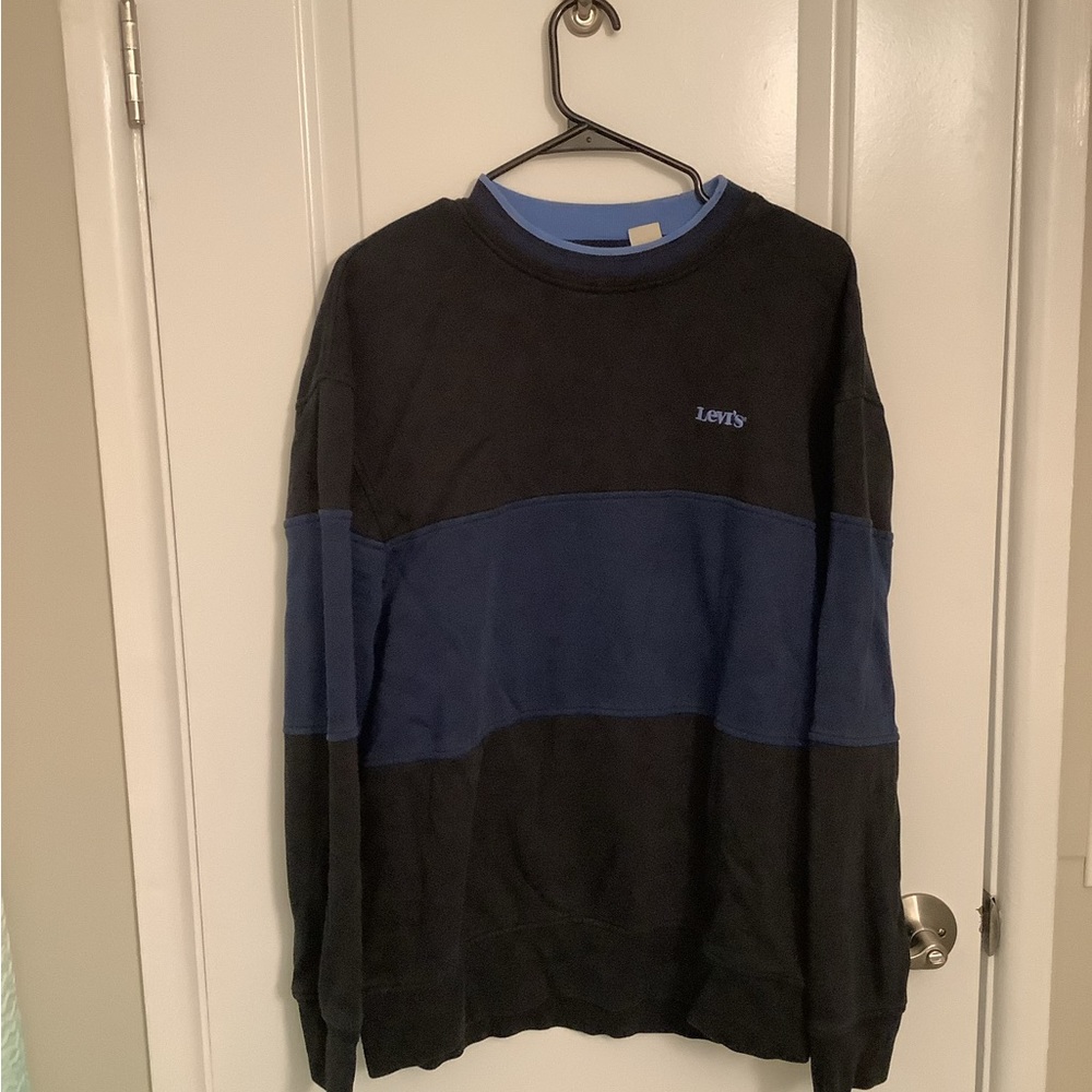 Levi’s Black and blue crewneck